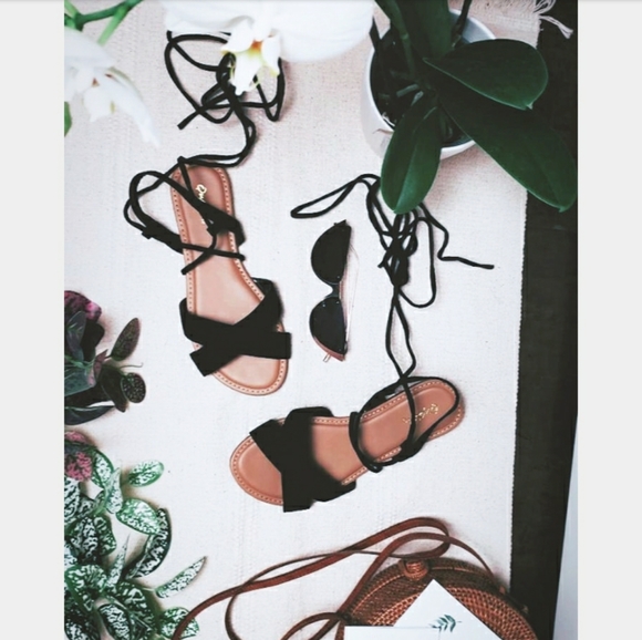 🚨The Thiva//Black lace up sandal - Picture 2 of 6